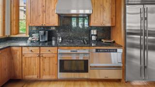 STOWE GLOBE 4 BEDROOM LUXURY CABIN SKI IN SKI OUT By Stowe Mountain Rentals - 2