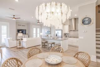 Lala's Beach House - 3