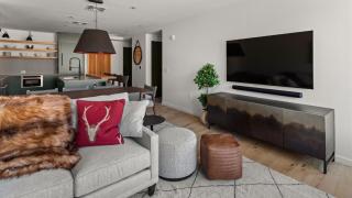 309 2bed Treehouse Unit - Lodge at Spruce Peak - Ski in Ski Out - Sleeps 5 - 4