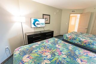 Renovated, contemporary,Nice,low-floor,Oceanfront! - 1