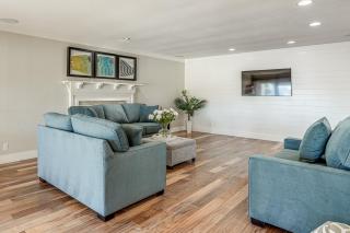 Waterfront Discovery Bay Paradise with Hot Tub! - 1