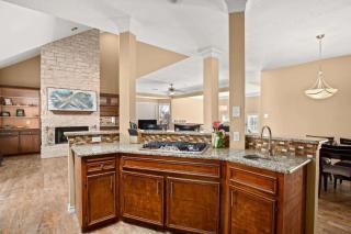 Cape Coral Hill Country Luxe Near Downtown Austin - 9