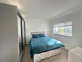 Spacious Luxury Double Room in Croydon King Bed - 0