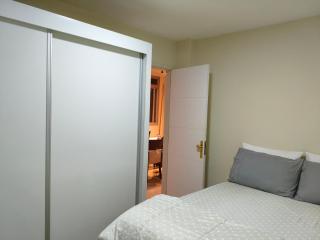 Apartamento, 2 quartos, claro, alto,garagem,piscina todo novinho mobiliado, coração do Fonseca - 8