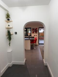 Modern 5 Bedroom Home in Solihull - Entire House - Garden - Contractors - Relocators - Family - NEC - BHX -Sleeps 9 - 1