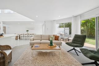 Beachfront Retreat - Ducted Air - Free Wifi - 2