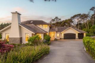 Whitford Estate with Pool & Lush Gardens - 7