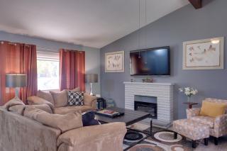 11 Mi to Dtwn Cleveland Richmond Heights Retreat! - 0