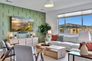 High Noon - New, Incredibly Designed Pool Home - 9