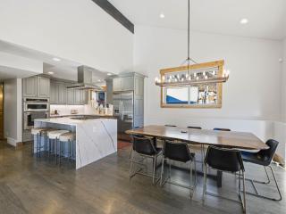 Summit Haven 4brhot Tub,mountain Views - 5