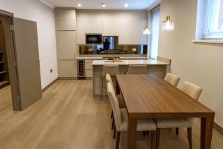 Holborn Large Lateral Beautiful Home sleeps 6 - 4