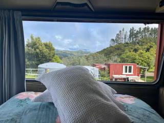 Simple Cabin, Kuaotunu - Peaceful, Affordable Stay - 5