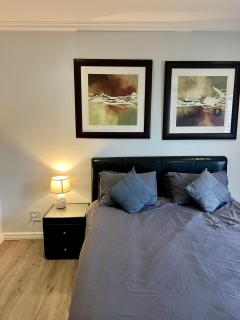 Modern 2 Bedroom Penthouse City Views Sandton - 3