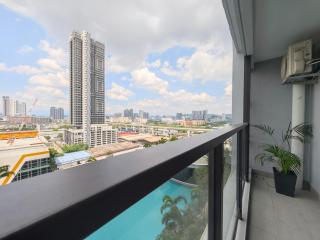 TRION The 107 Family Suites POOL VIEW - 9