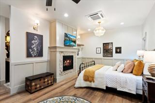 The Bee Room - Cozy Retreat on Midway Main Street - 8