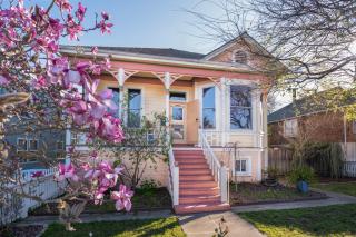 Historic Queen Anne with private backyard oasis! - 0