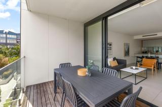 Urban Noir - Sleek Retreat near Sydney Uni & Markets - 2