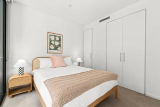 Urban Sage - Tranquil City Stay near Cafés & Markets - 3