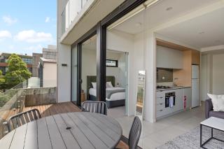 Urban Oak - Peaceful Hideaway near Cafes and Markets - 3