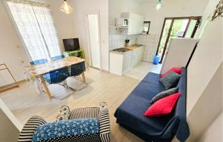 2 Bedroom Cozy Apartment In Vrbnik - 9