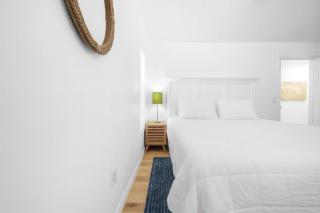 The Happy Haven - Near Manatee Tours - Pet Friendly - 5