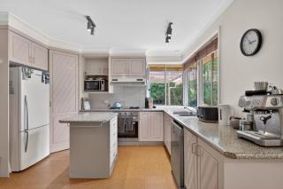 Natures Haven Wentworth Falls with Sauna & Pool - 8