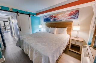 Newly Remodeled Grand Cayman Honeymoon Suite,Pools - 0