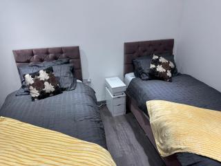 Chic Above Store - 0