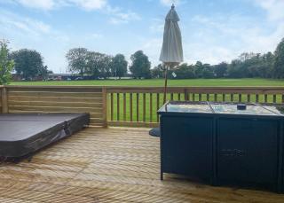 Athelington Hall Farm Lodges - 5