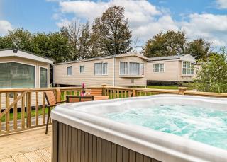 Noble Court Holiday Park - 3