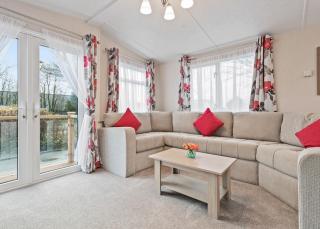 Noble Court Holiday Park - 2