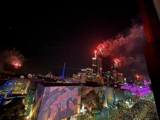 Luxury Penthouse - Private Roof Terrace, Jacuzzi, Breath Taking Views - 8