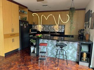 Luxury Penthouse - Private Roof Terrace, Jacuzzi, Breath Taking Views - 3