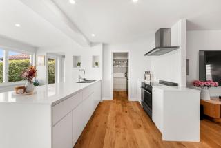 Salthaus - Pet Friendly with Fireplace - 6