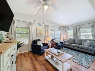 Largo Pool House and Firepit - 7