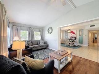 Largo Pool House and Firepit - 5