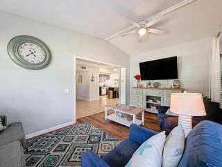 Largo Pool House and Firepit - 4