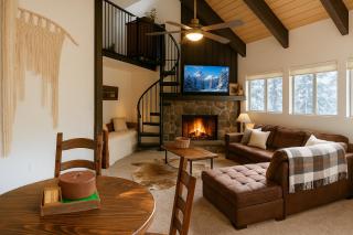 Tallwood Cabin A Treetop Mountain Retreat - Shaver Lake - 2