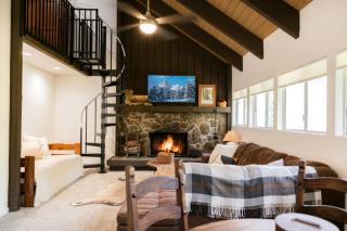 Tallwood Cabin A Treetop Mountain Retreat - 8