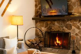 Tallwood Cabin A Treetop Mountain Retreat - 1