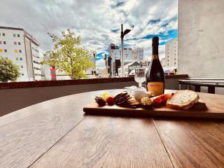 Protea Getaway, City Center new luxury Apartment - 5