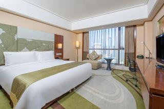 Holiday Inn Qingdao City Center by IHG - Nearby Seaside & May 4th Square - 5