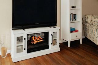 Waterfront condo -shop-beach-bike-boat-pool-chill - 9