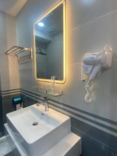 Khách sạn Nữ Vương - 1