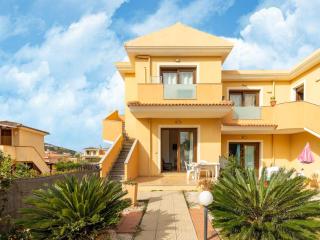 Apartment with private patio - 0