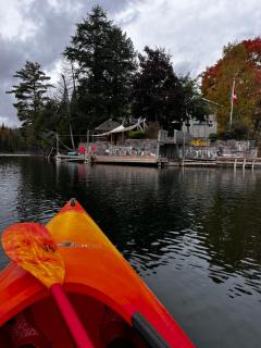 Tait Lake Retreat - Luxury Lakeside Home -  - 9