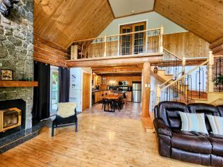 Chalet en Bois Rond au bord de l'eau - spa privé & billard - Mauricie, Portneuf - Québec - 1