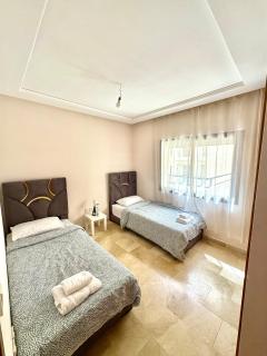 Twin Center View Apt in Maarif - 3