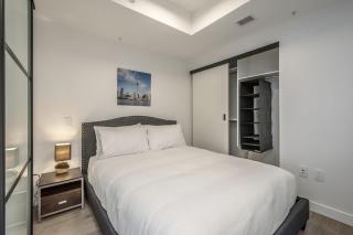 Cozy 2BR Apt with Gym and Cinema near Pier 21 - 0