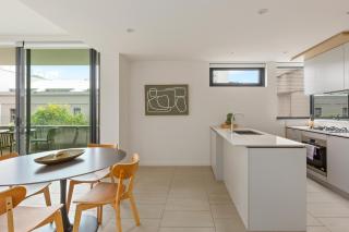 Urban Terra - Tranquil Base near Markets and Foreshore - 1